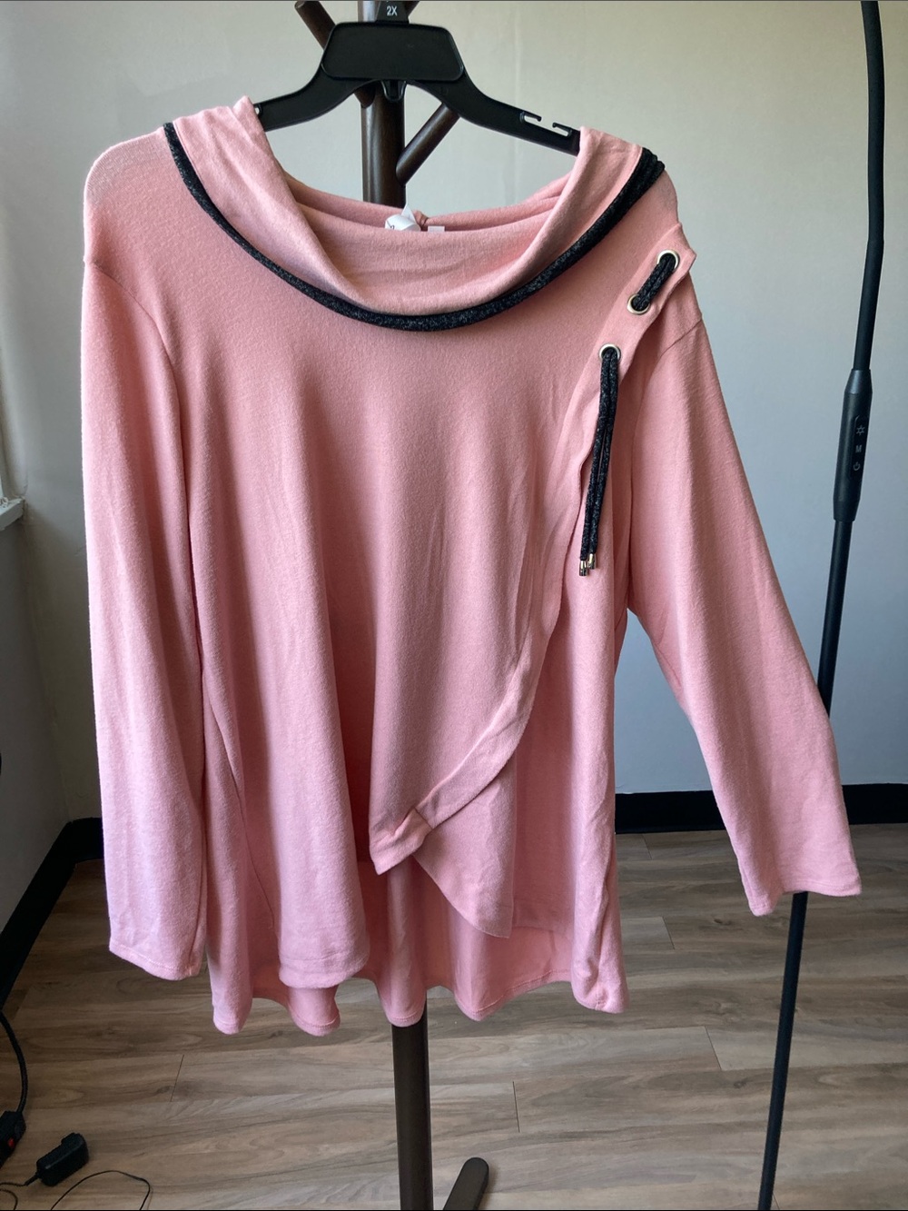 NY Collection top with design detail 2X